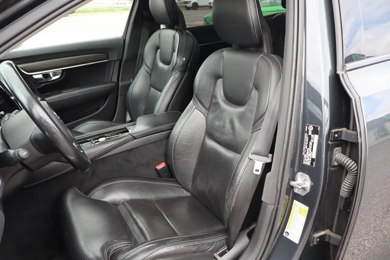 Volvo V90 Cross Country снимка Volvo V90 Cross Country