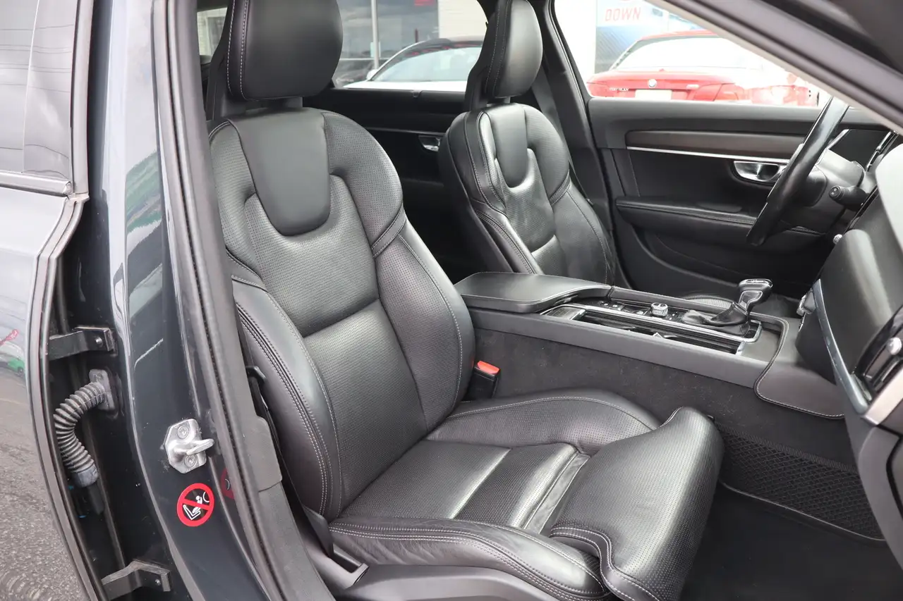 Volvo V90 Cross Country снимка Volvo V90 Cross Country