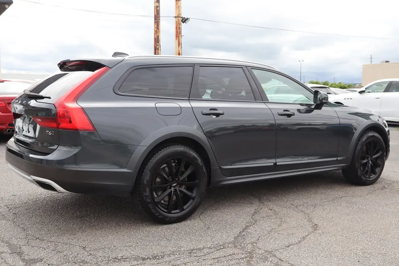 Volvo V90 Cross Country снимка Volvo V90 Cross Country
