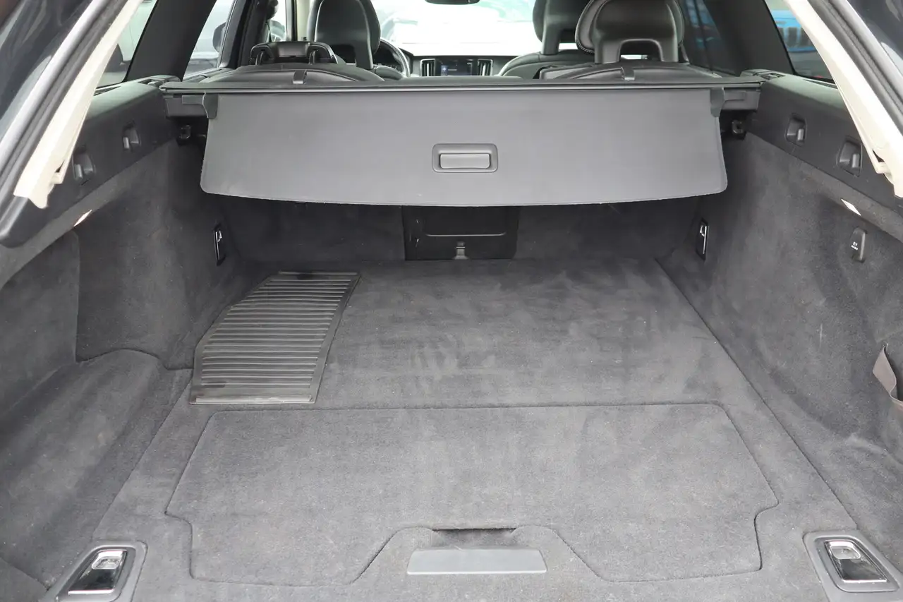 Volvo V90 Cross Country снимка Volvo V90 Cross Country