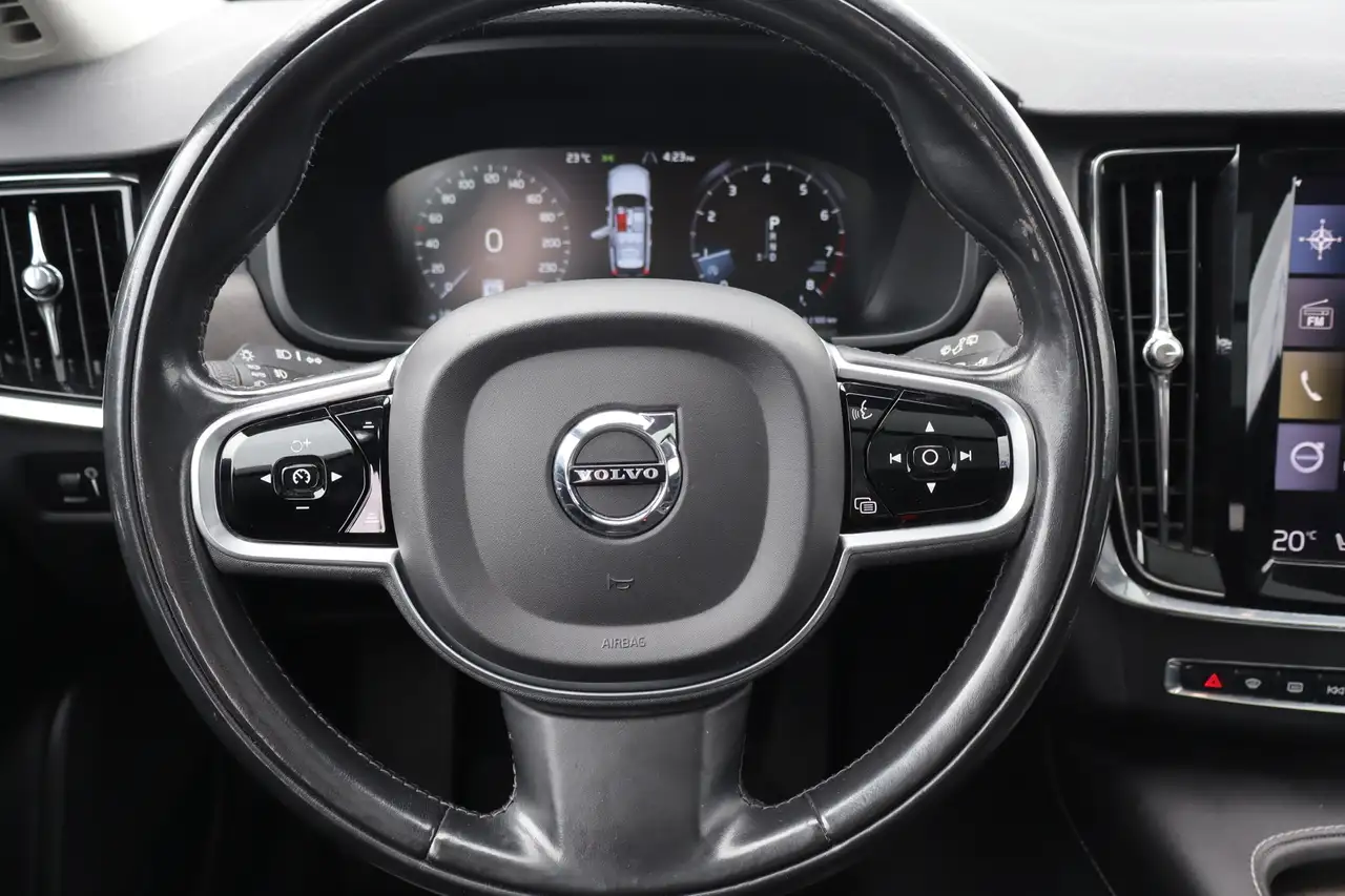 Volvo V90 Cross Country снимка Volvo V90 Cross Country
