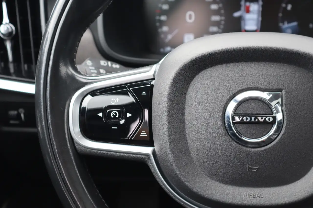 Volvo V90 Cross Country снимка Volvo V90 Cross Country