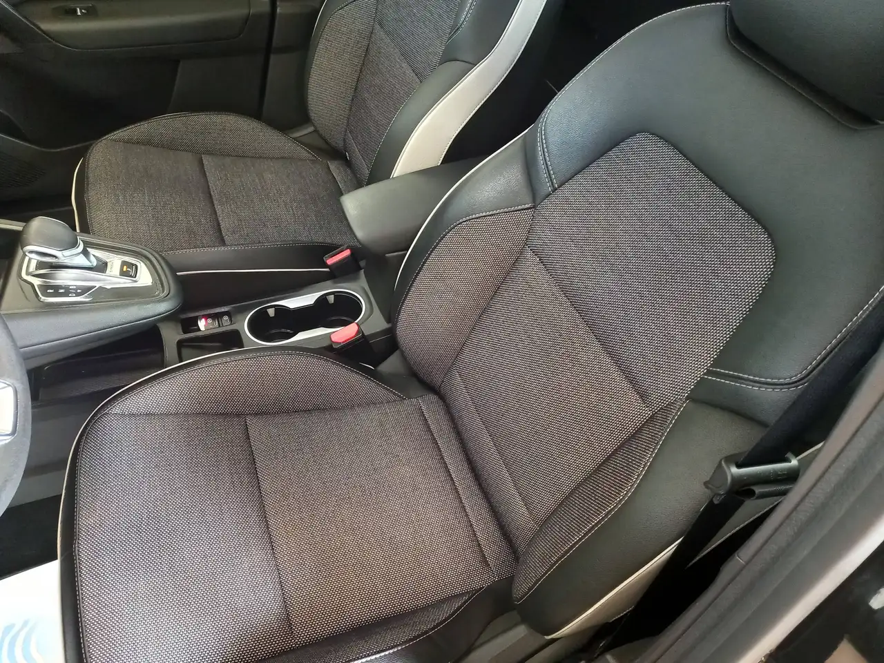Renault Captur — photo 11