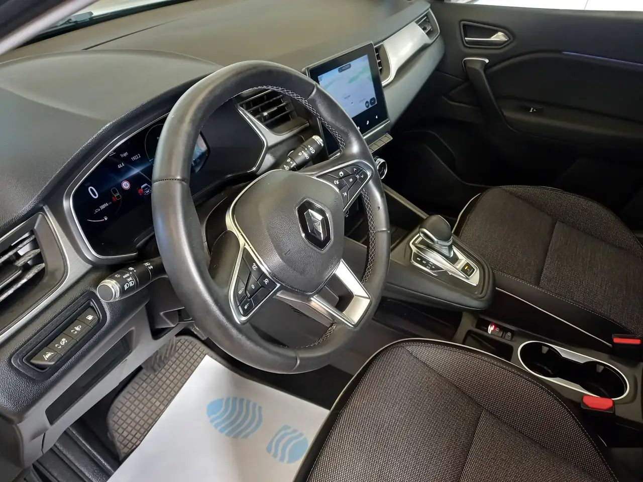 Renault Captur — photo 10