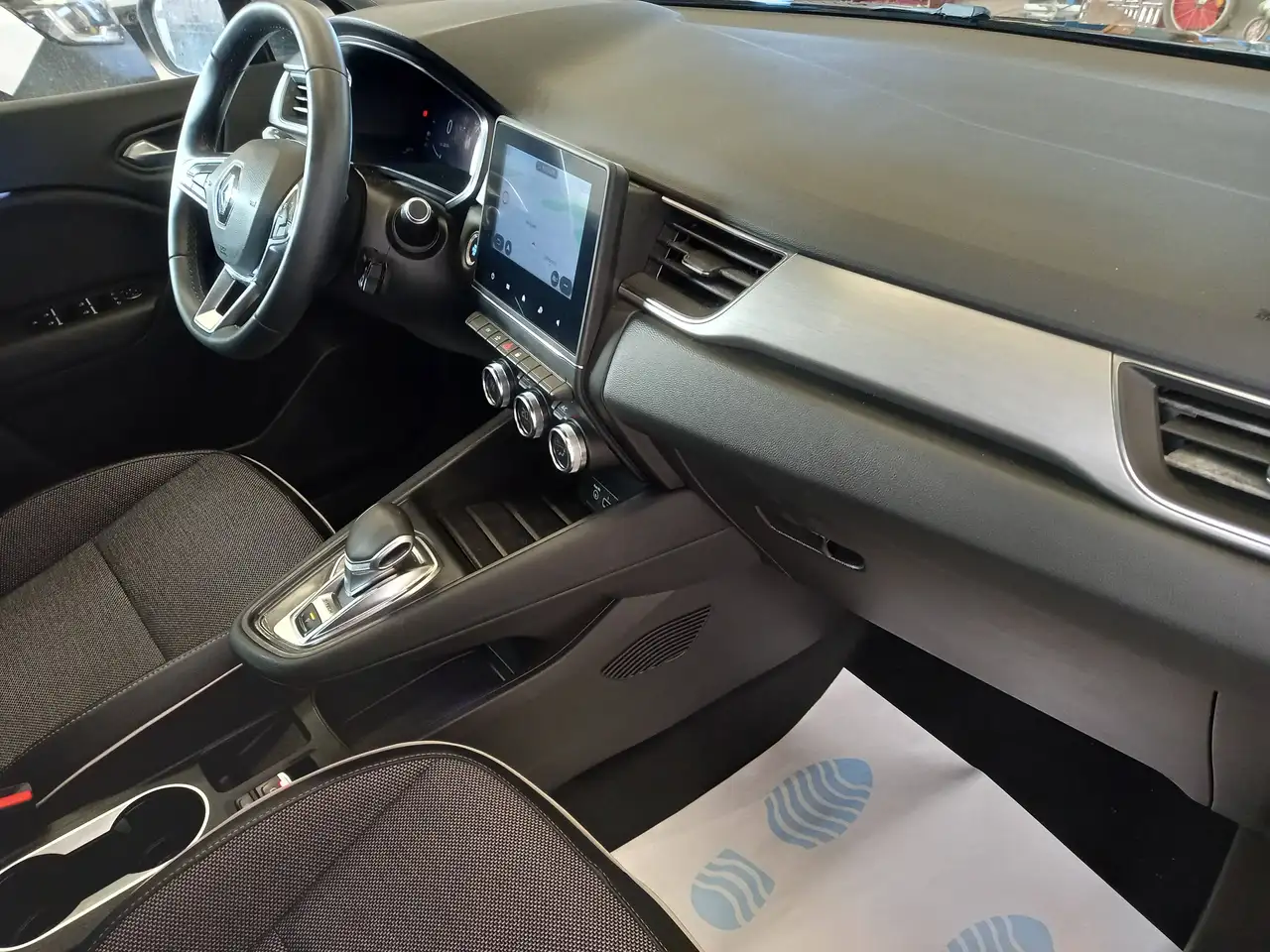 Renault Captur — photo 9