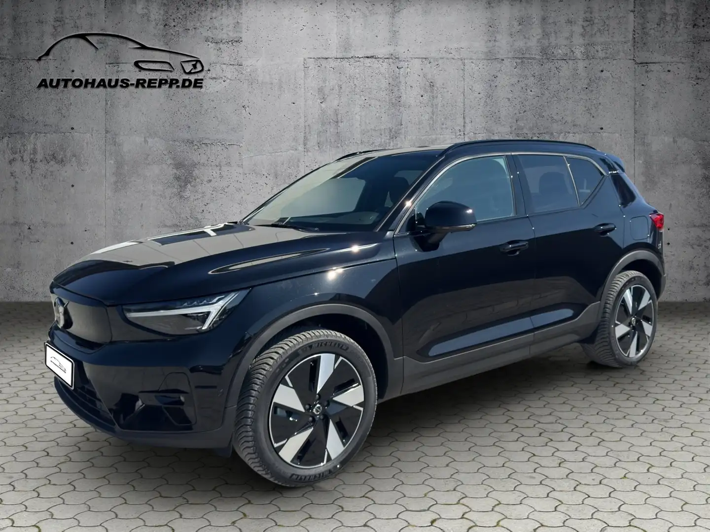 Volvo XC40 Ultimate Recharge Pure Electric AWD Schwarz - 1