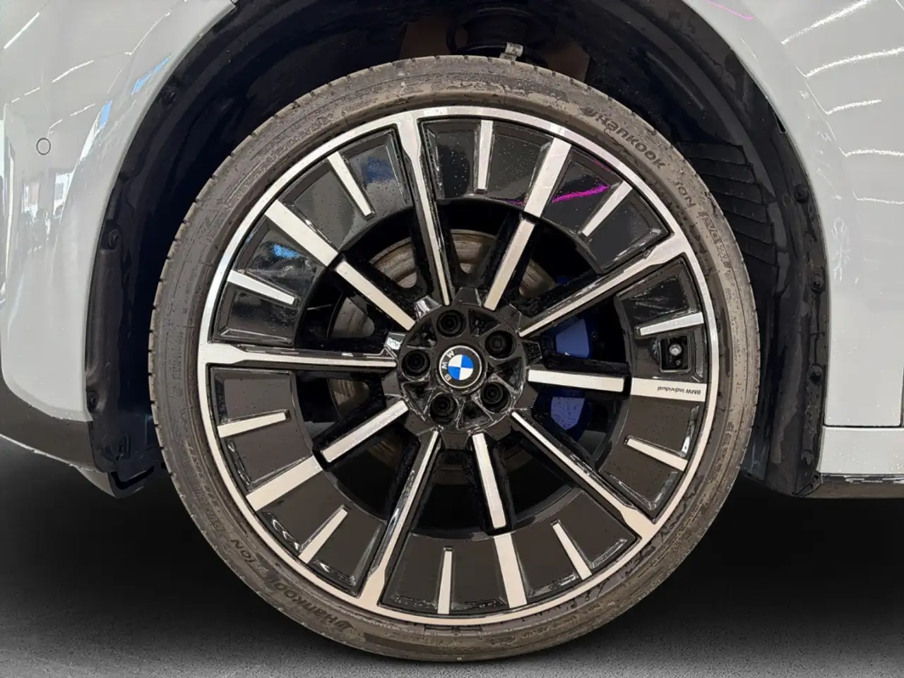 BMW iX3 50 xDrive LT 09/2026 M Sport LMR 22'' Park-Assiste 7