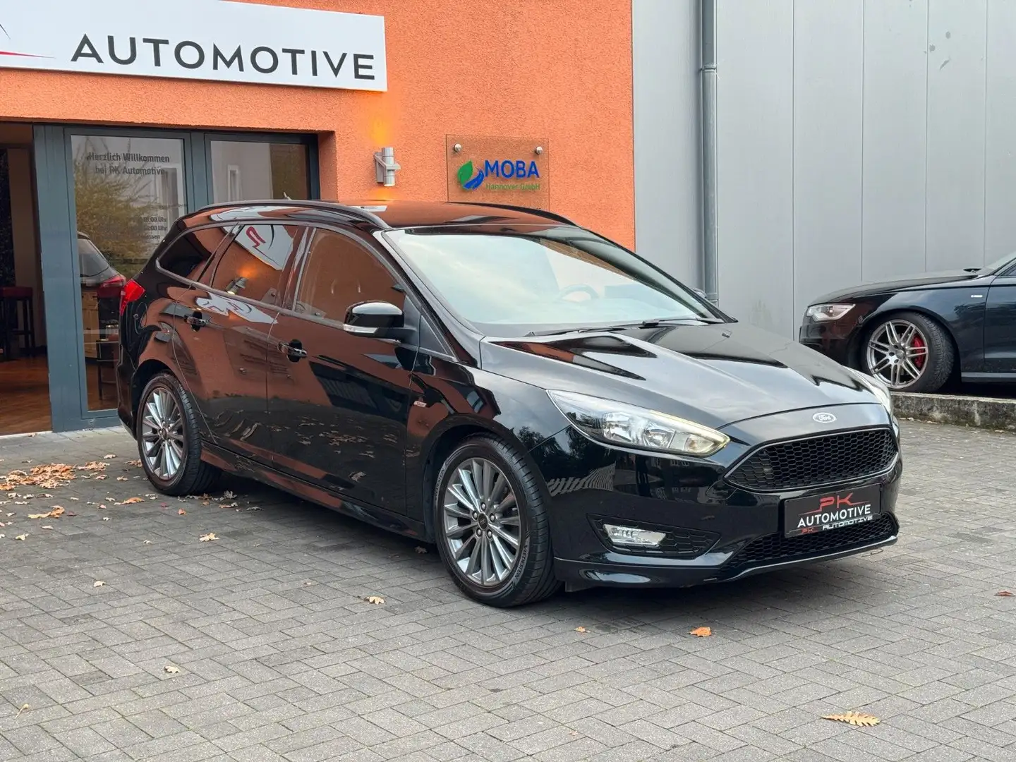 Ford Focus Turnier ST-Line *LED*NAVI*PDC Schwarz - 2