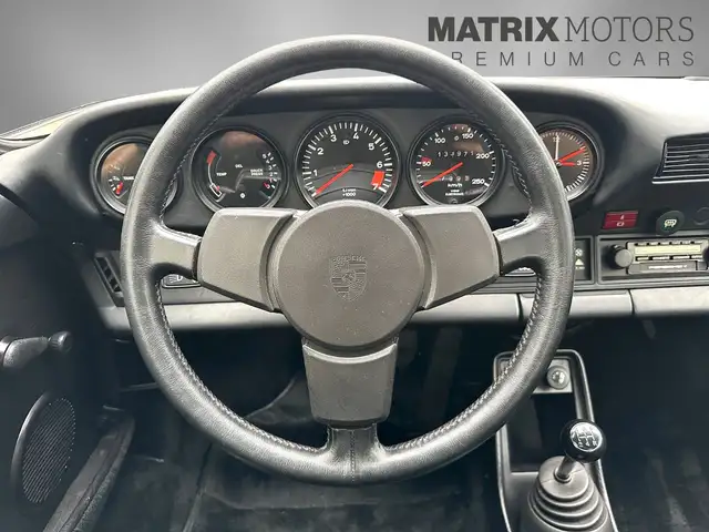 Porsche 911 view 14