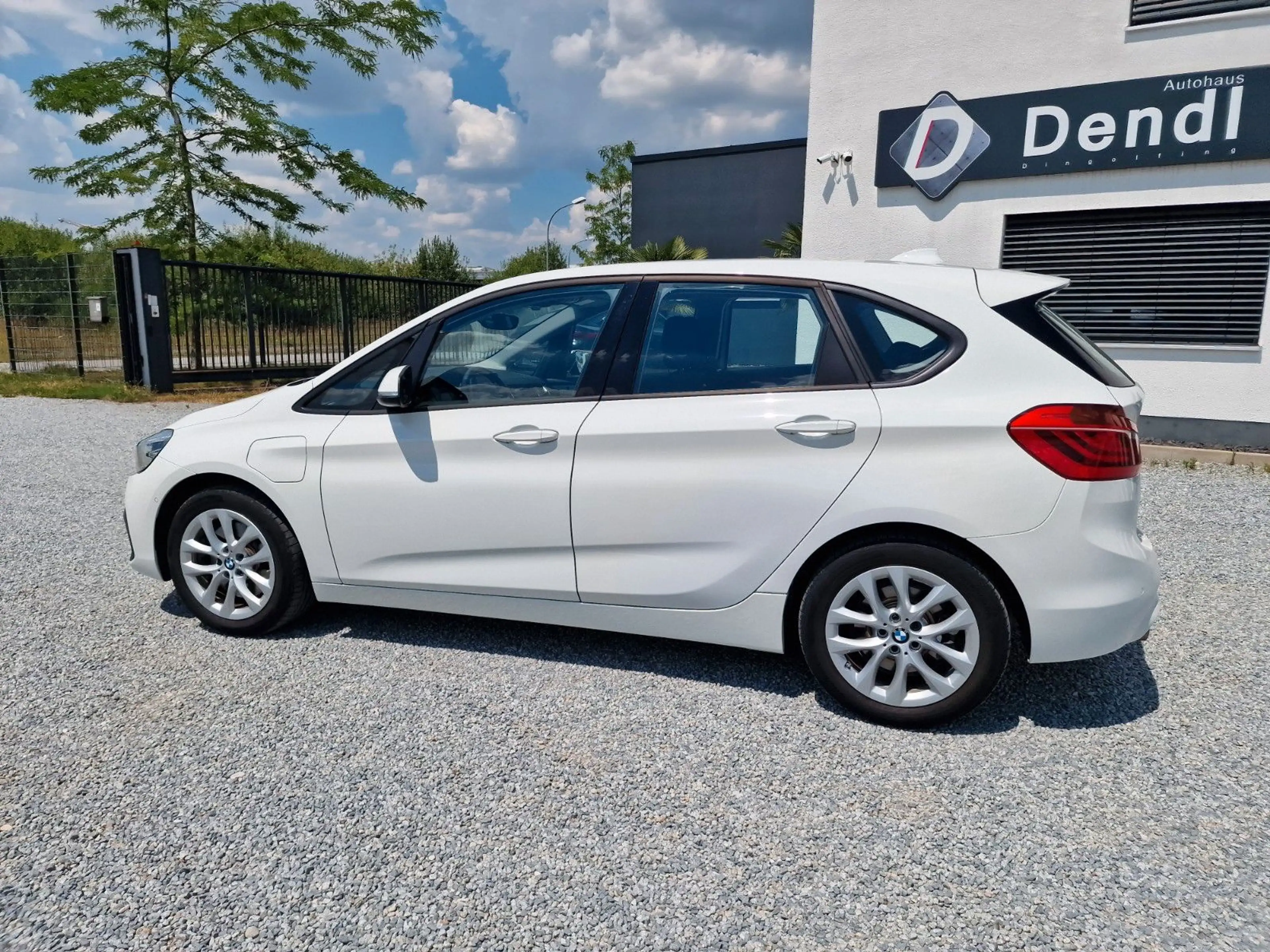 BMW 225 225xe Active Tourer, PDC, SHZ, Parkassistent ... — photo 9