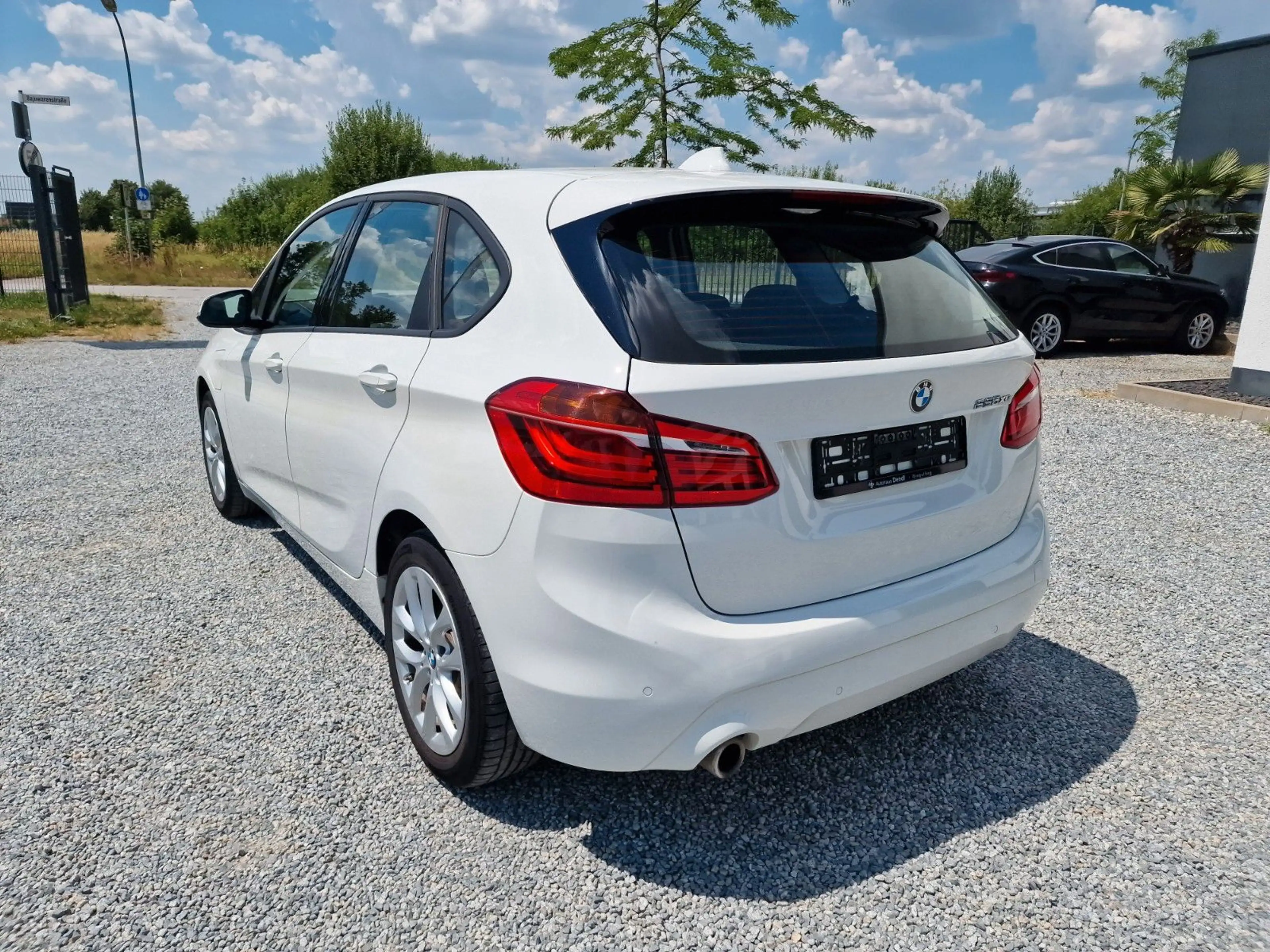 BMW 225 225xe Active Tourer, PDC, SHZ, Parkassistent ... — photo 12