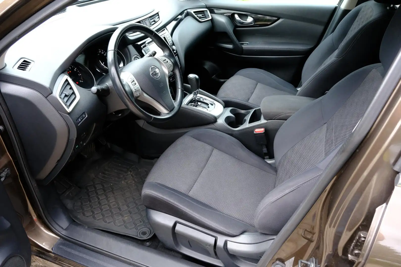 Nissan Qashqai 1.2 N-Connecta Aut. Pano|DAB+|Clima|360 camera Bruin - 2