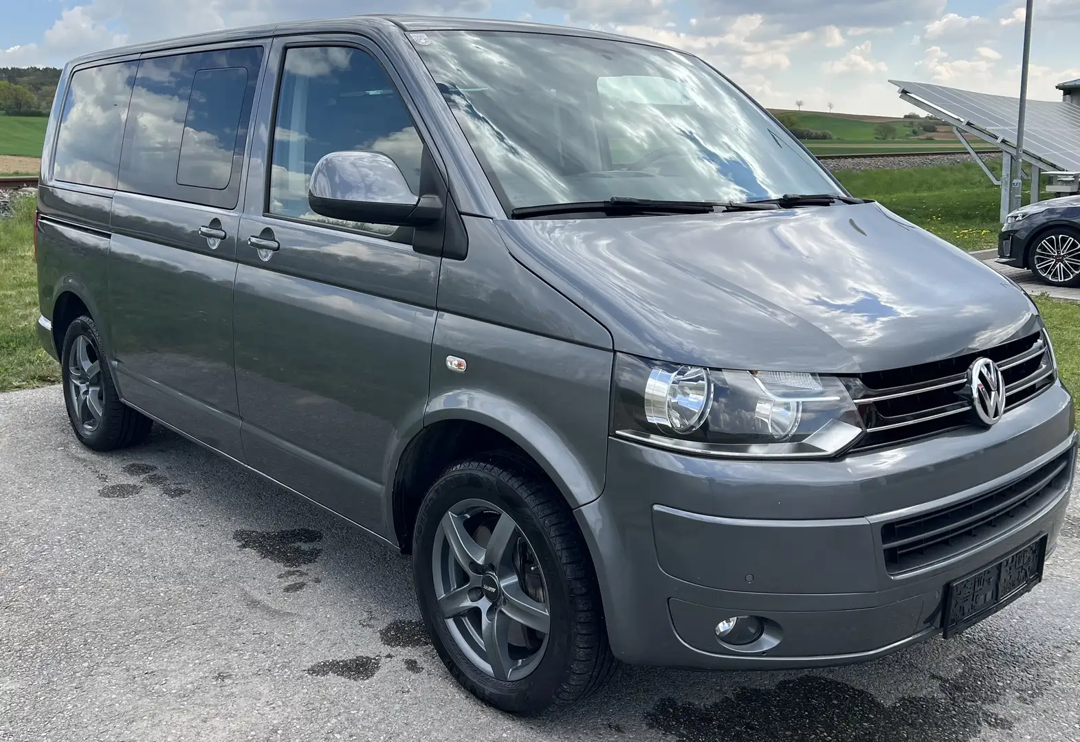 Volkswagen T5 Caravelle Comfortline 2,0 BiTDI 4motion D-PF DSG Grau - 2