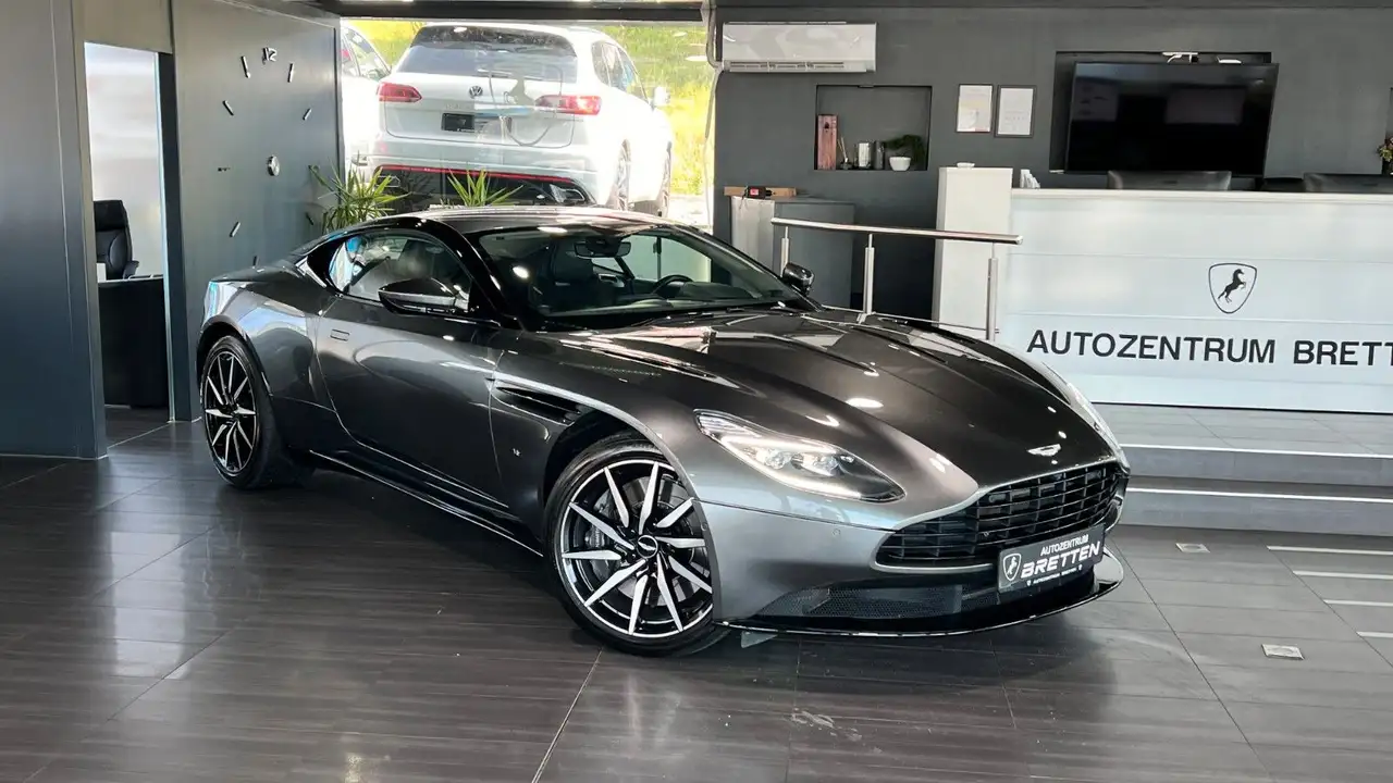 Aston Martin DB11