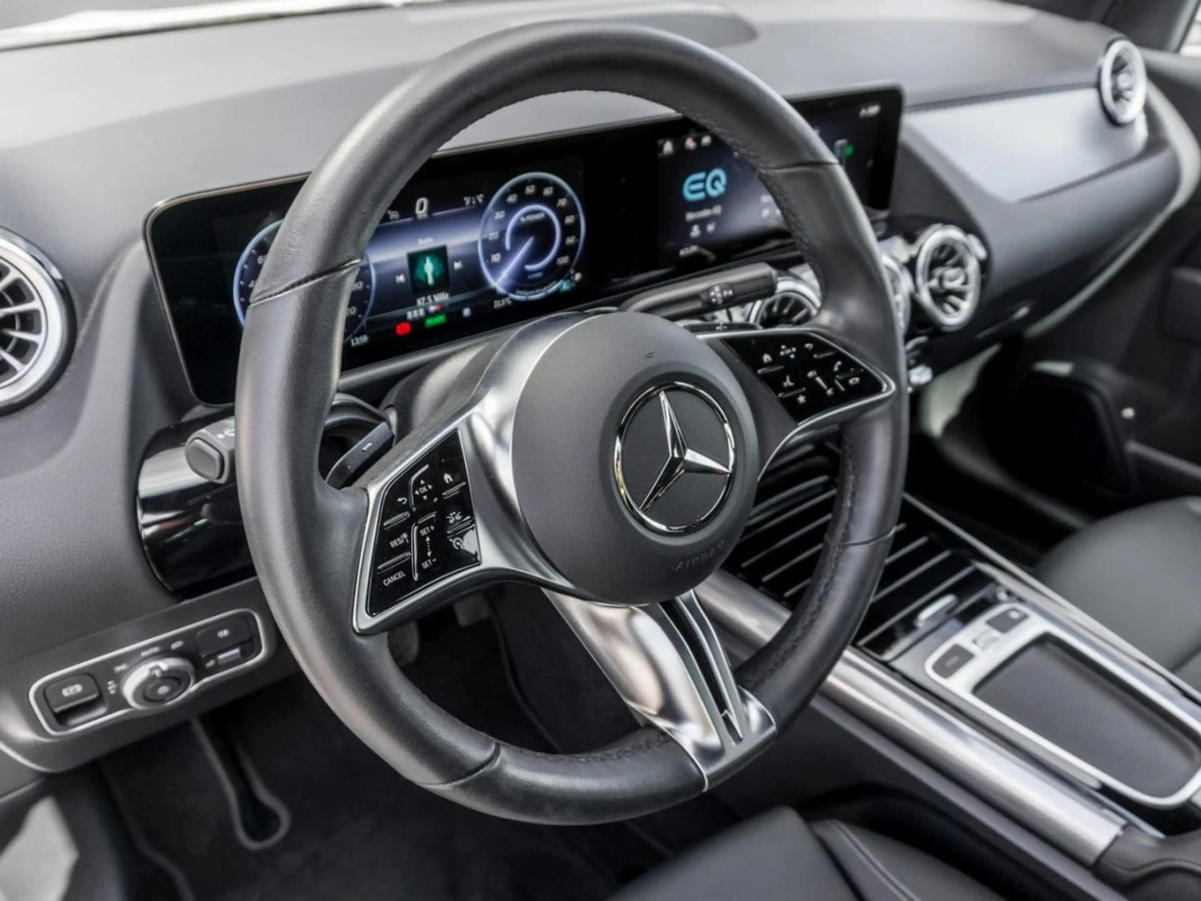 Mercedes-Benz EQA 300 4M Progressive MBUXNavi-Prem. Kamera — photo 8