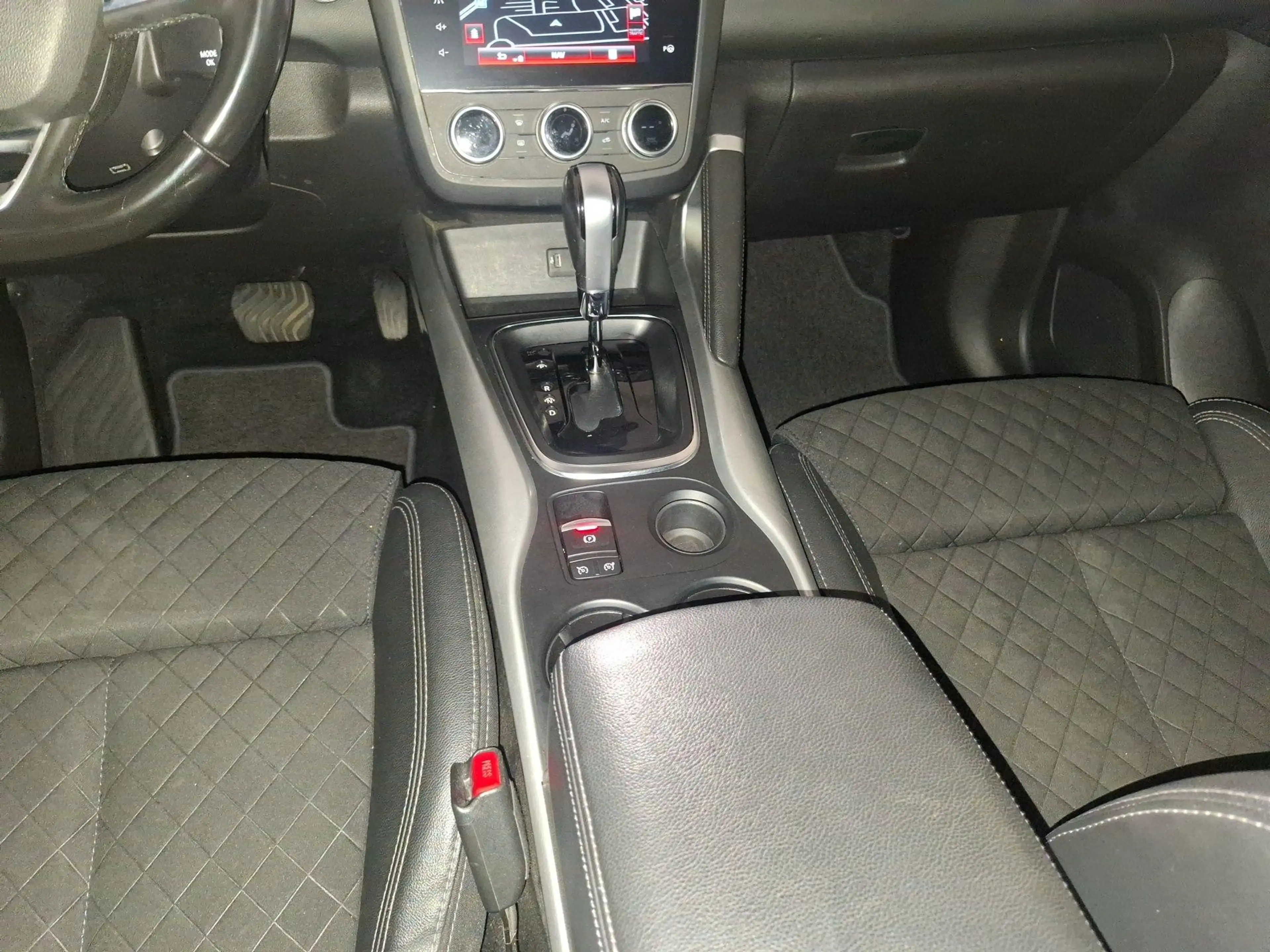 Renault Kadjar 1.5 Blue dCi 115 EDC Intens — photo 10