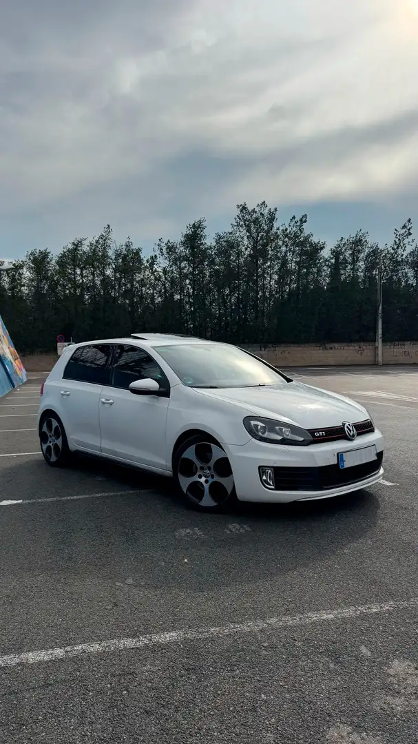 Volkswagen Golf GTI 2.0 TSI DSG - 1