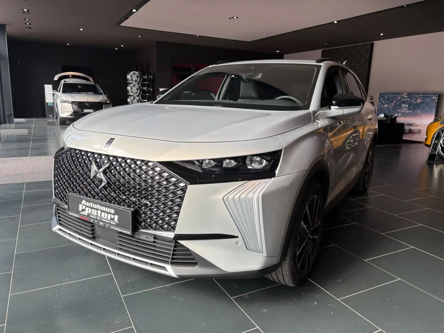 DS Automobiles DS 7 Crossback BlueHDi 130 Étoile Auto *Sofort* Gris - 1