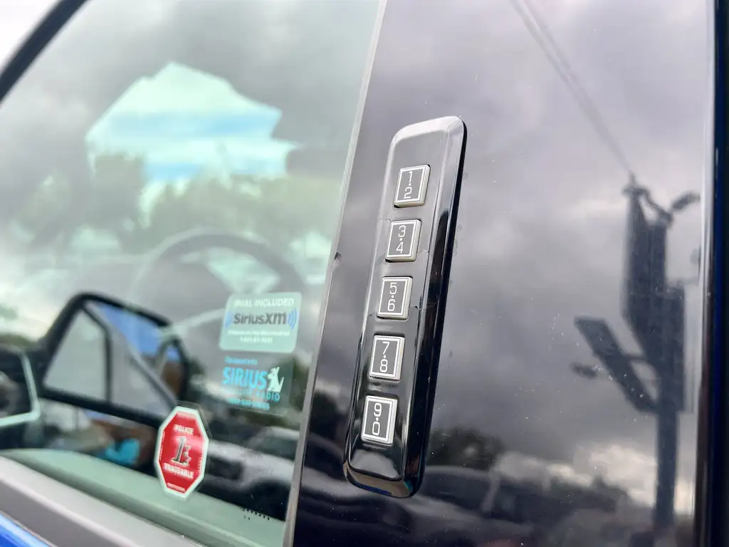 2016 Ford F-150 SuperCrew XLT SuperCrew 145 | XTR Pkg | Keyless Entry | FX4 — photo 5