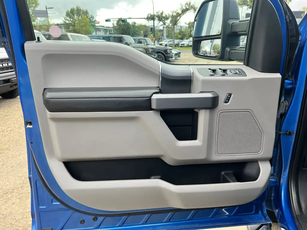 2016 Ford F-150 SuperCrew XLT SuperCrew 145 | XTR Pkg | Keyless Entry | FX4 — photo 6
