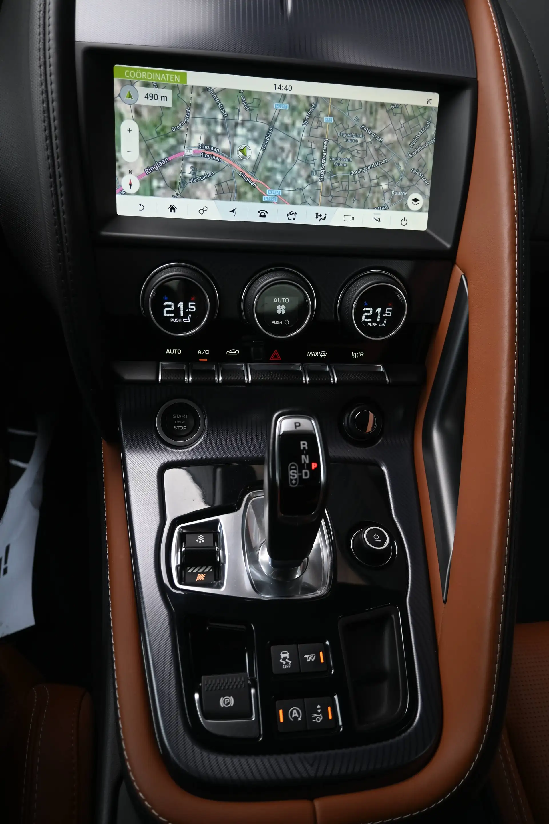 Jaguar F-Type F-type Coupé 2.0 i4 P300 Rdynamic Pano Meridian Camera, Seat cooling — photo 15