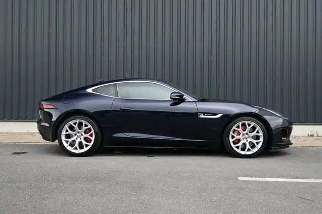 Jaguar F-Type view 8