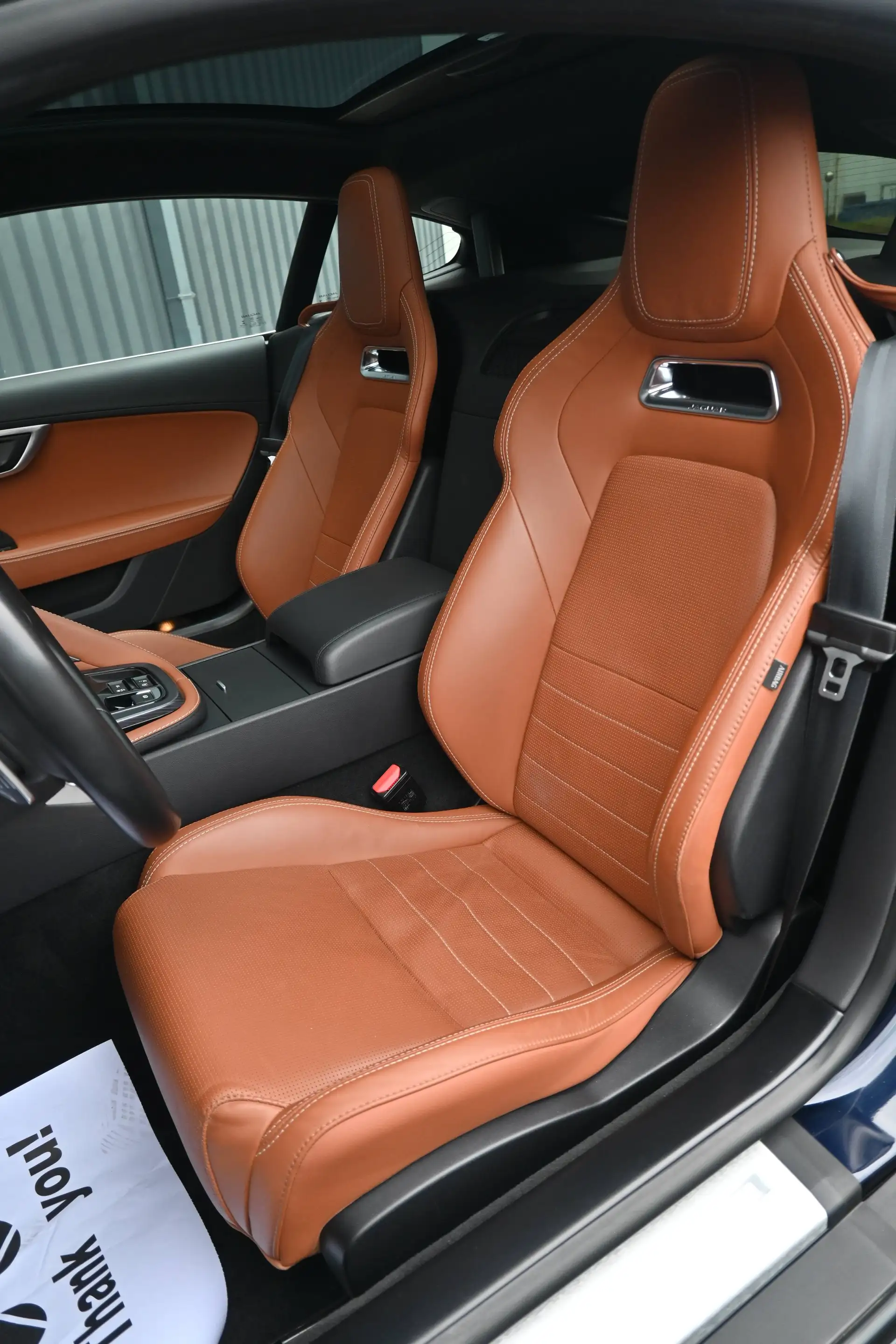 Jaguar F-Type F-type Coupé 2.0 i4 P300 Rdynamic Pano Meridian Camera, Seat cooling — photo 13