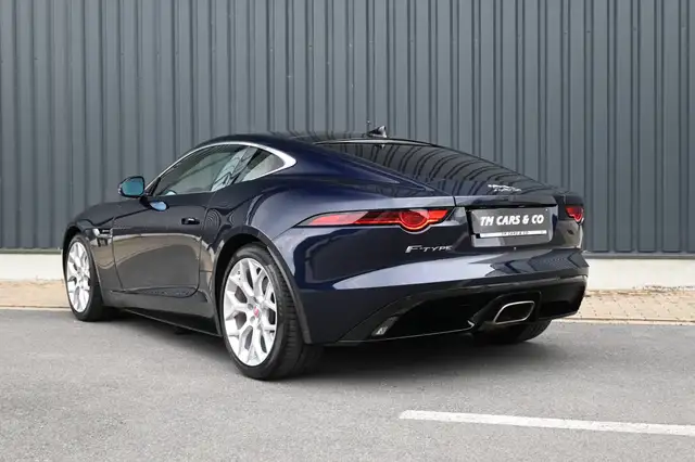 Jaguar F-Type view 6