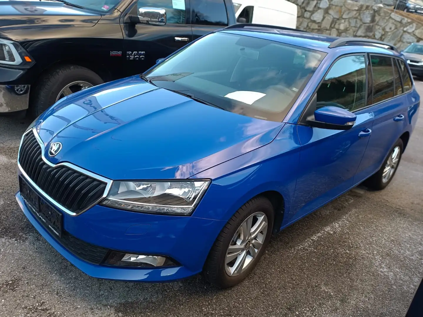 Skoda Fabia Fabia Combi Active 1,0 TSI Active Blau - 1