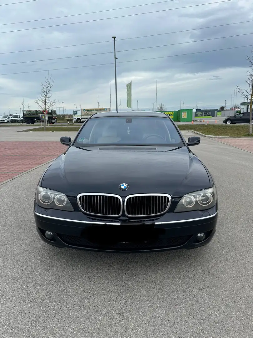 BMW 750 750i - 1