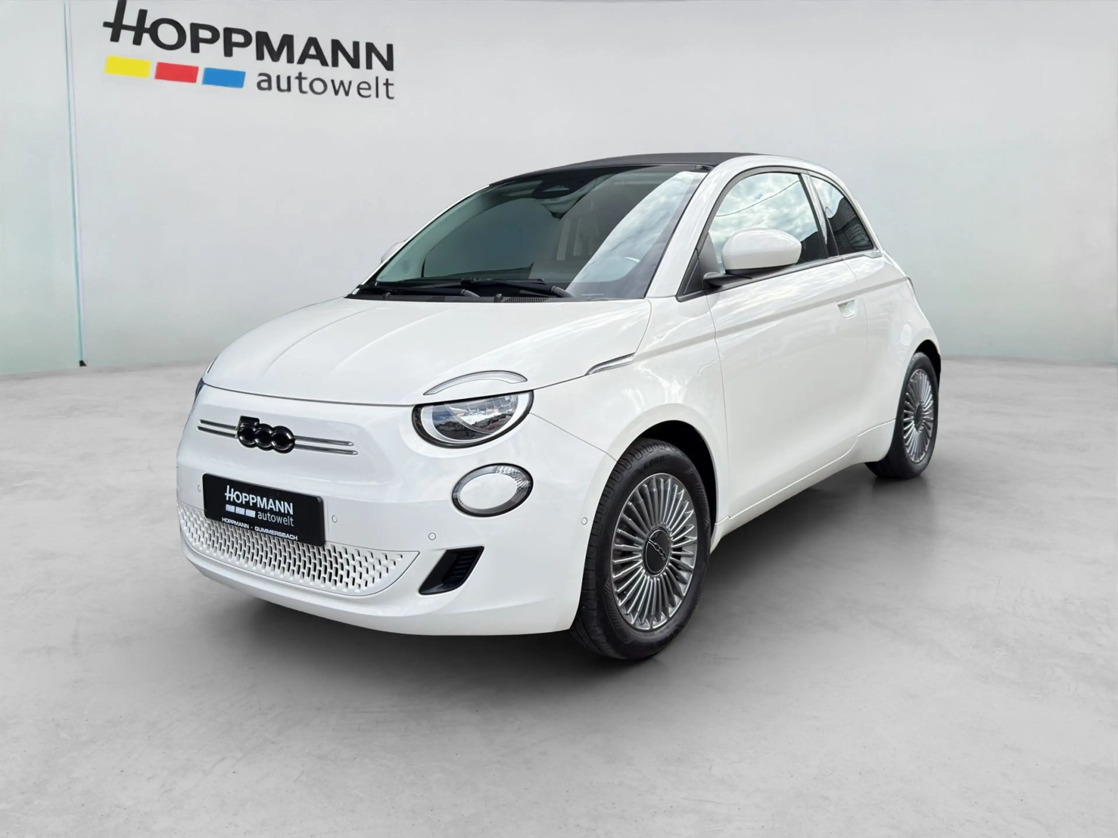 Fiat 500e Cabrio — photo 2