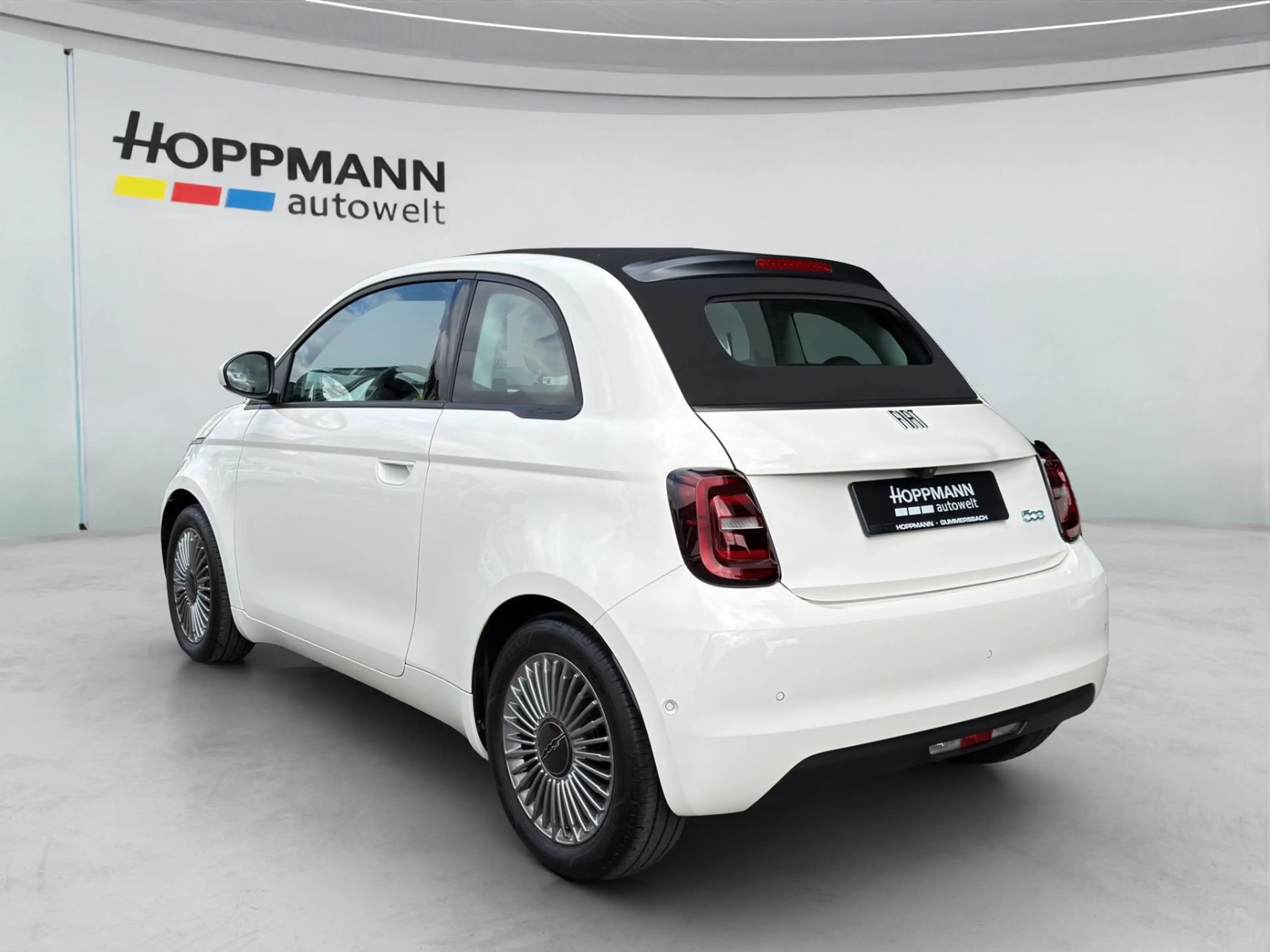 Fiat 500e Cabrio — photo 5
