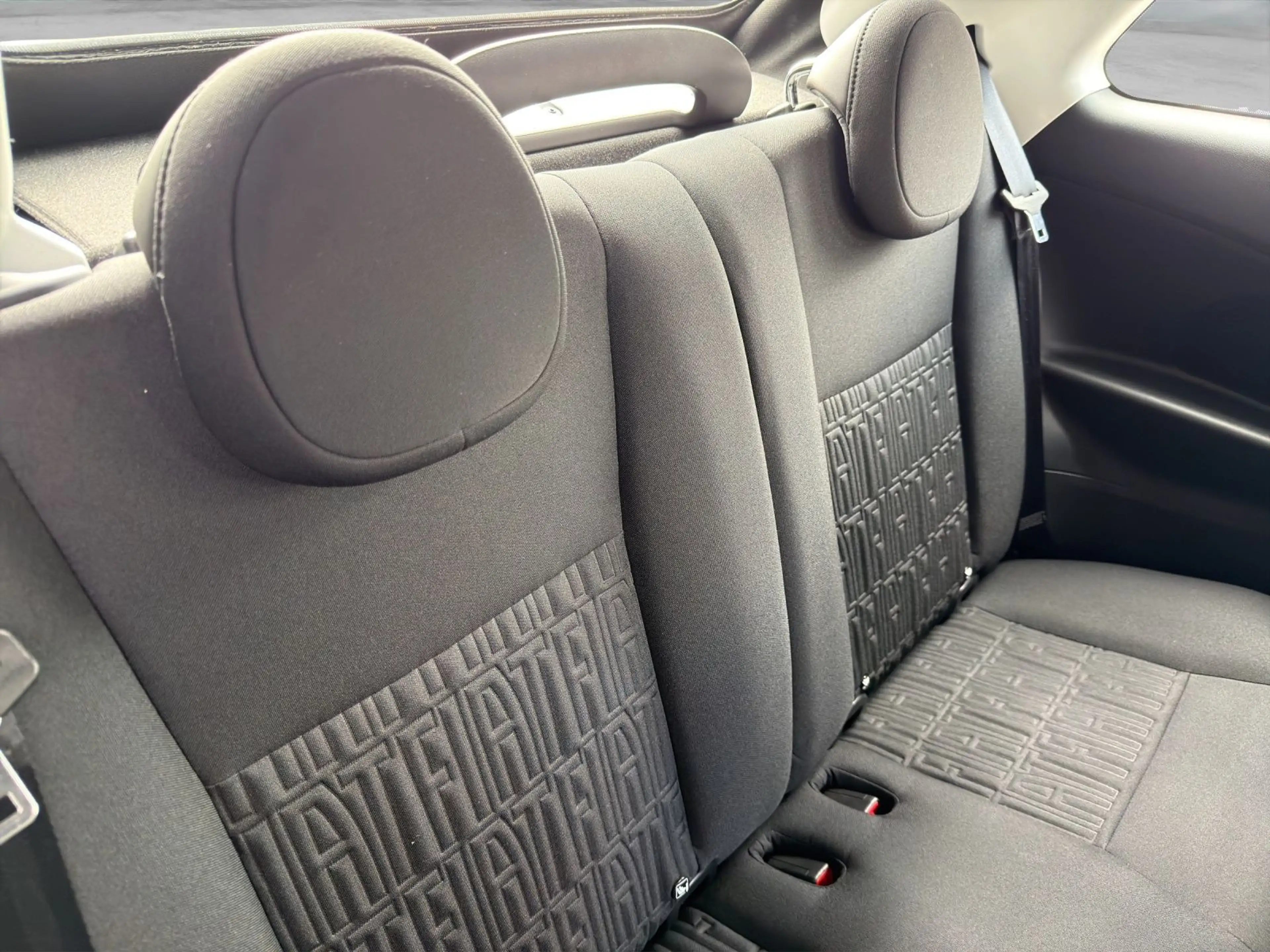 Fiat 500e Cabrio — photo 8