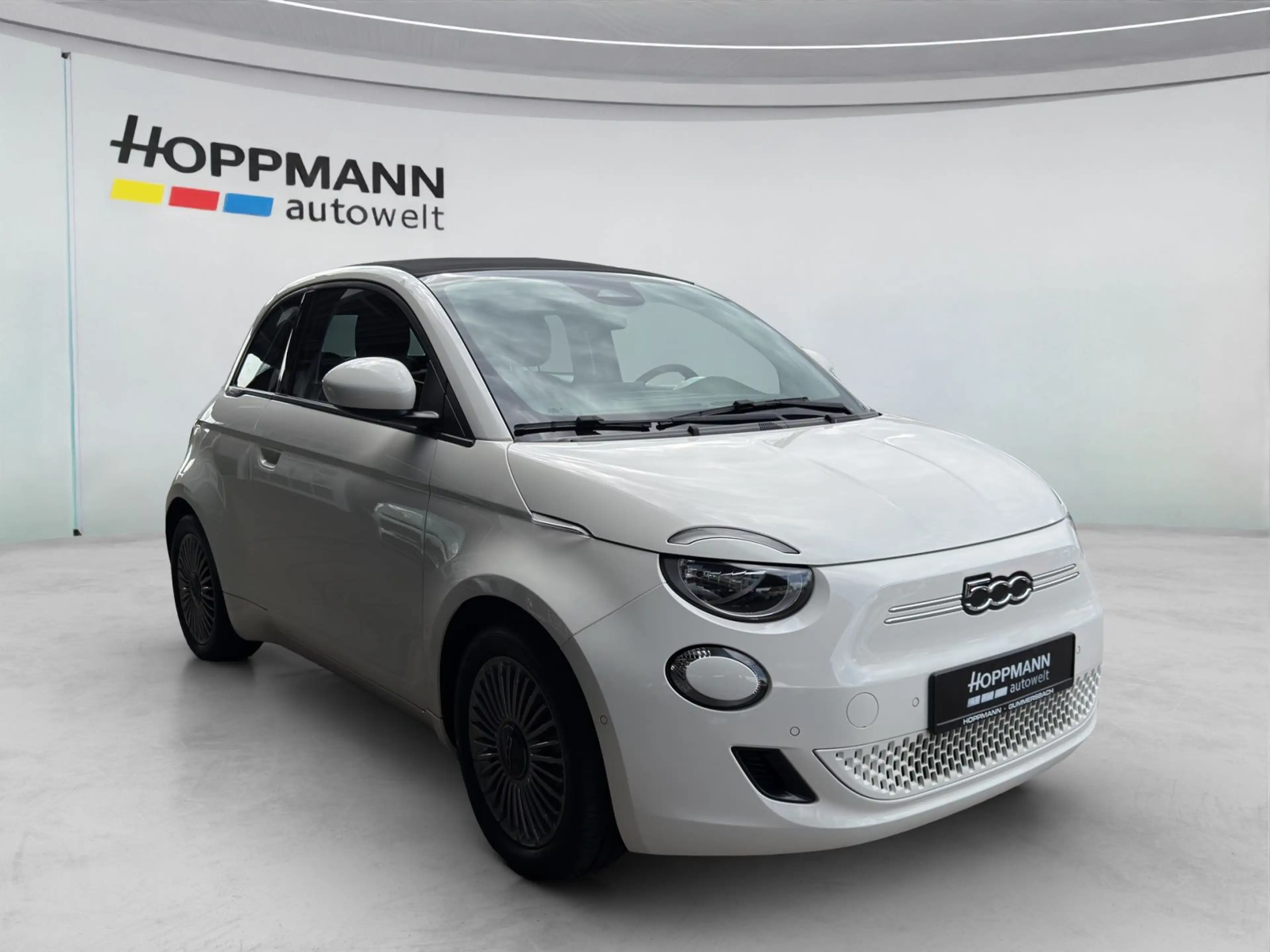 Fiat 500e Cabrio — photo 3