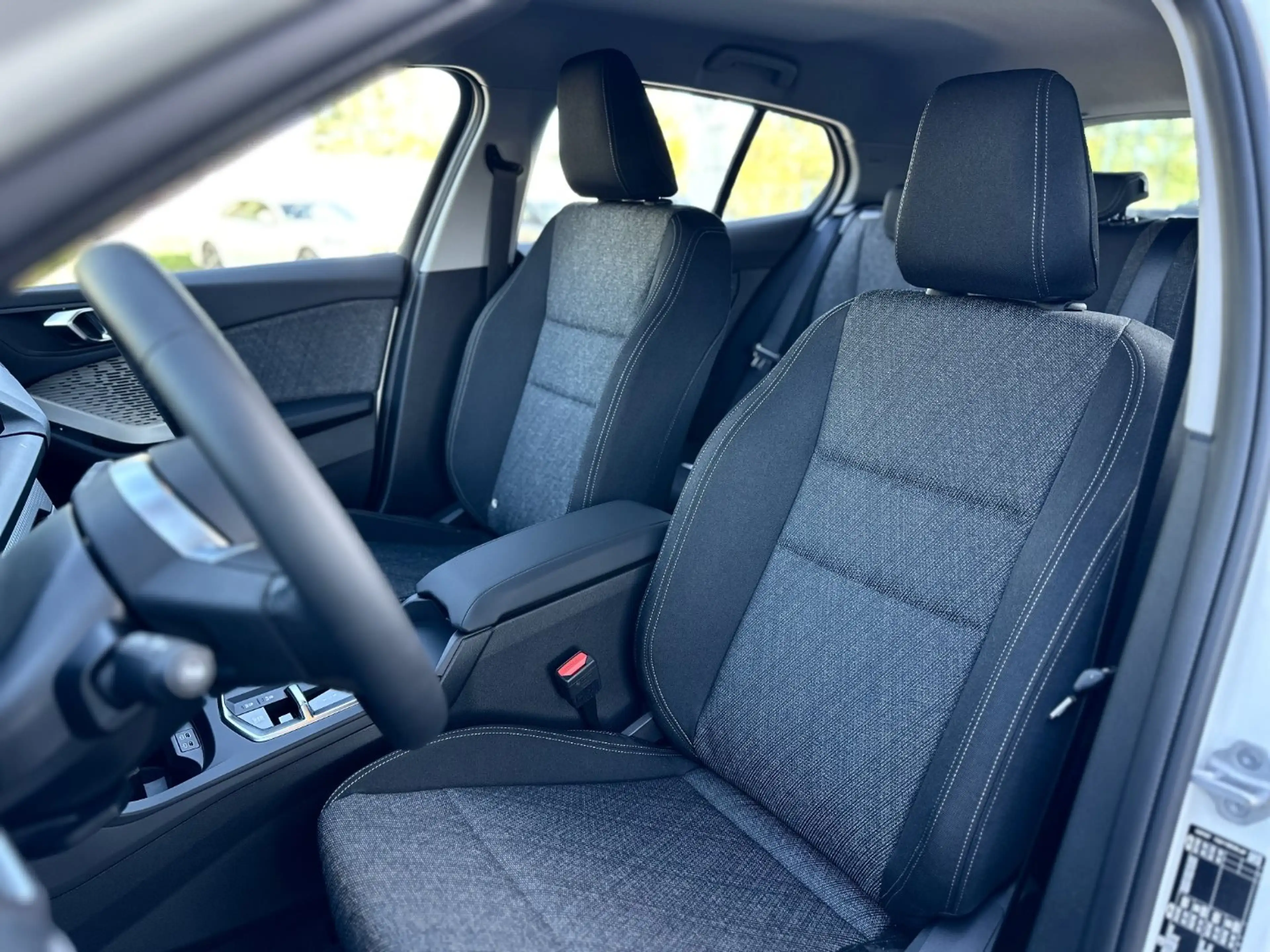 BMW 120 M Sport Design DAB Parkassistent Klimaaut. Shz — photo 12