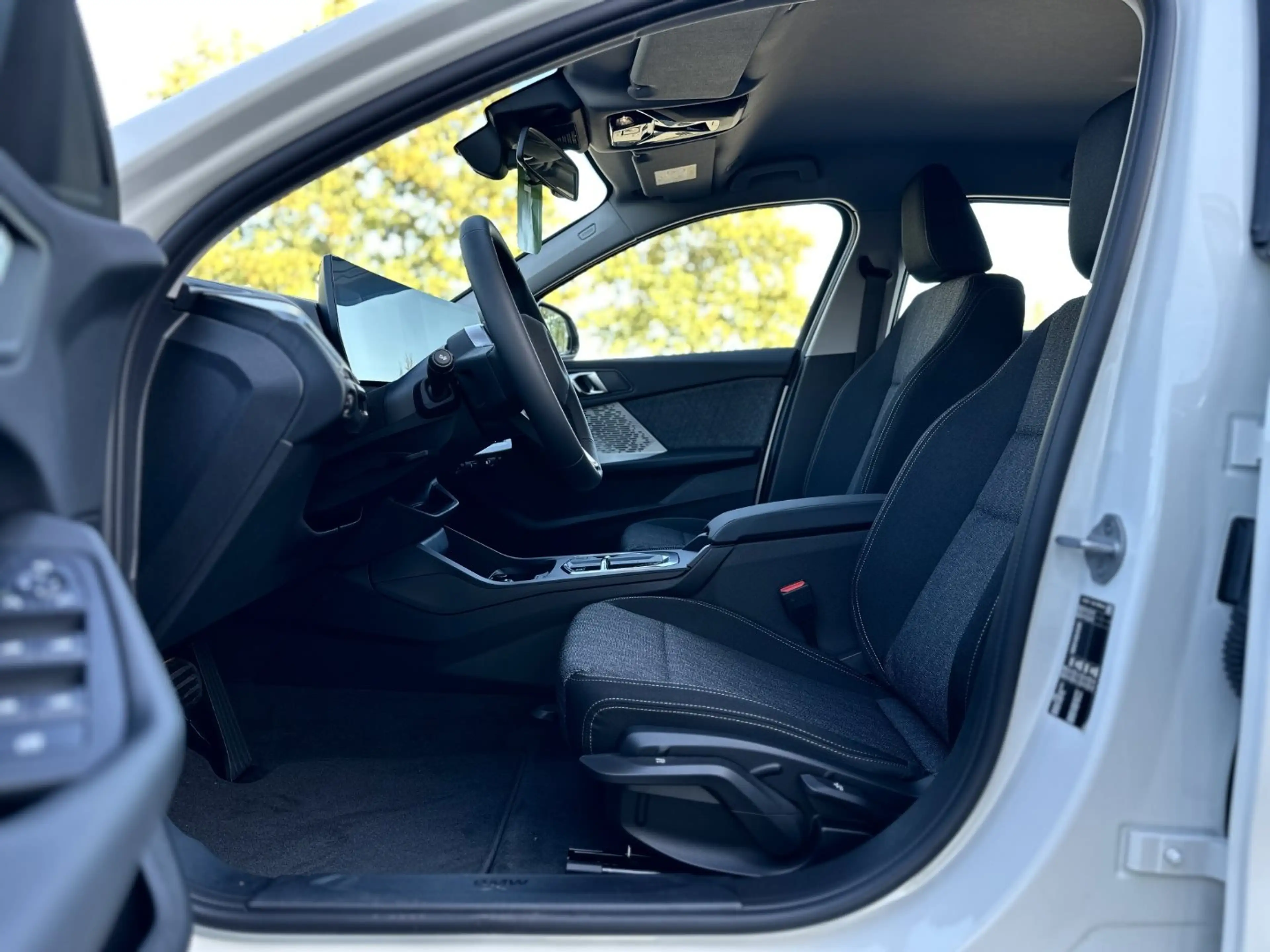 BMW 120 M Sport Design DAB Parkassistent Klimaaut. Shz — photo 11