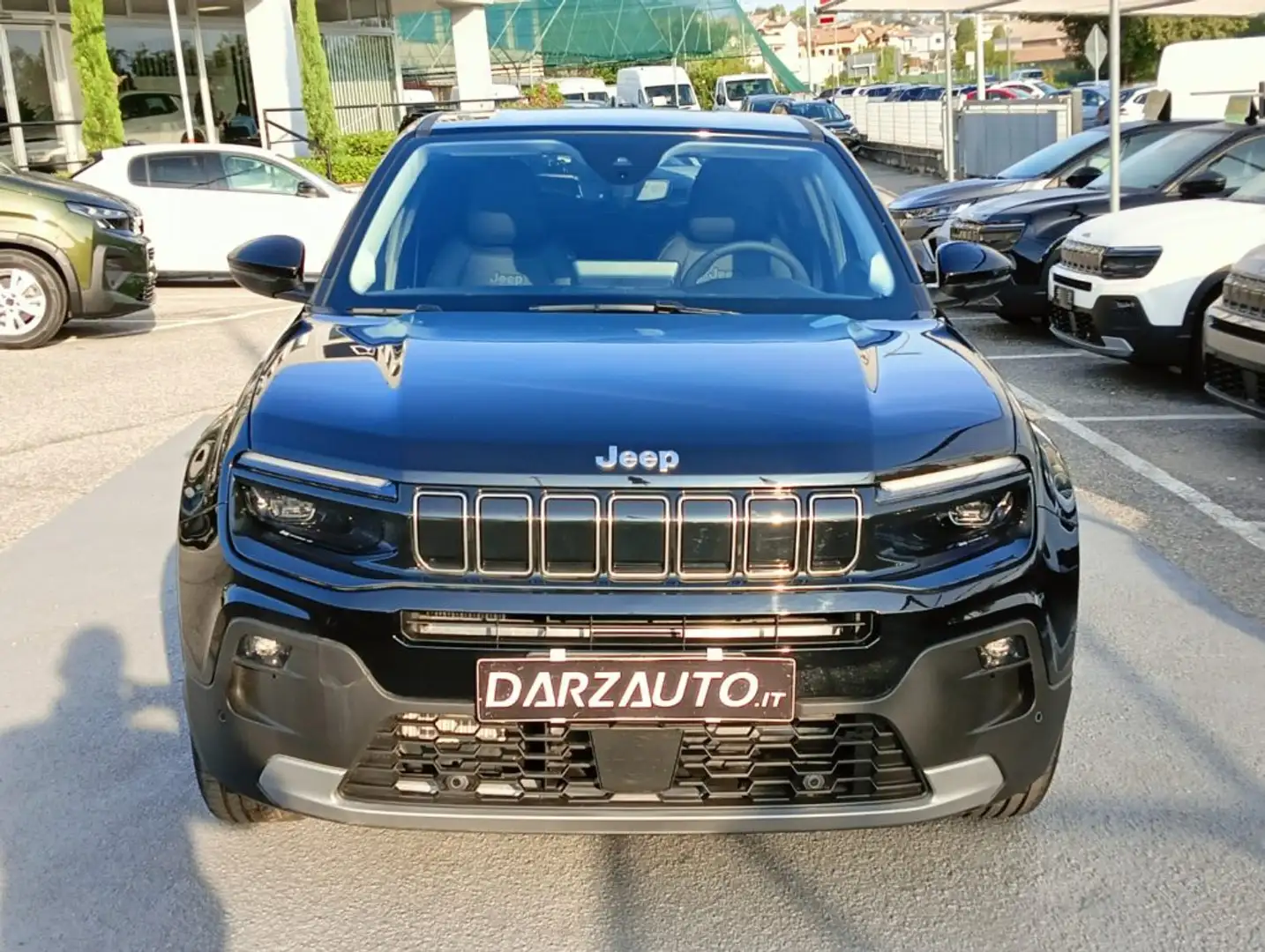 Jeep Avenger Autocarro 1.2 100 CV Summit N1 Zwart - 2