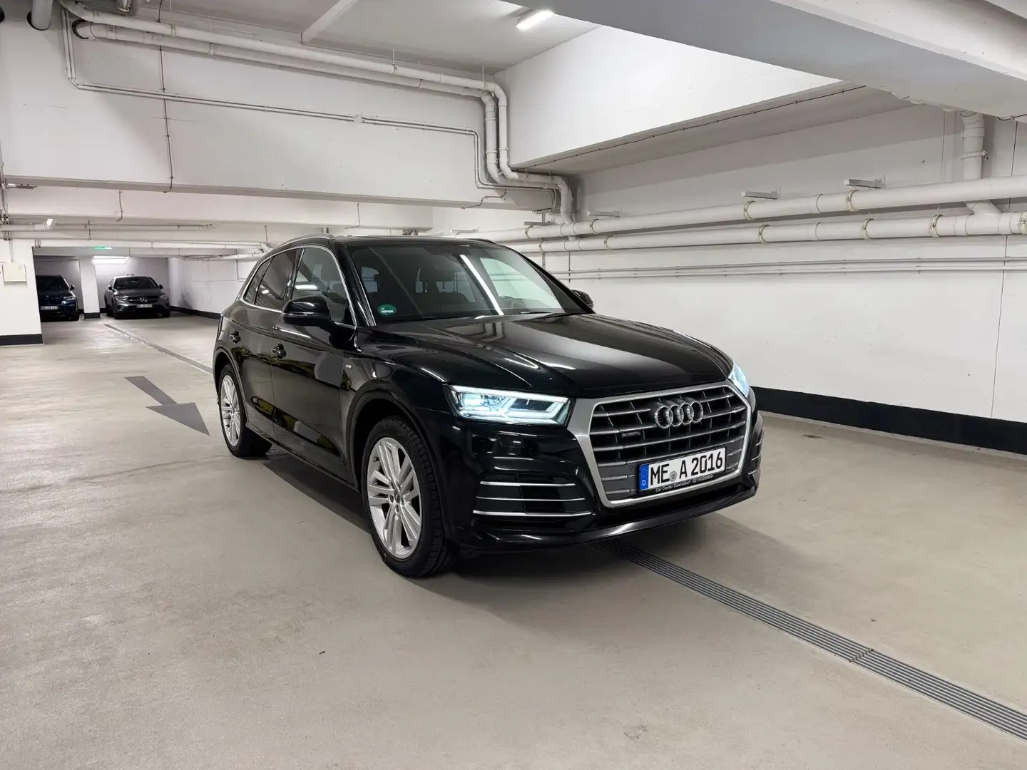 Audi Q5 quattro S line Pano 20zoll Schwarz - 1