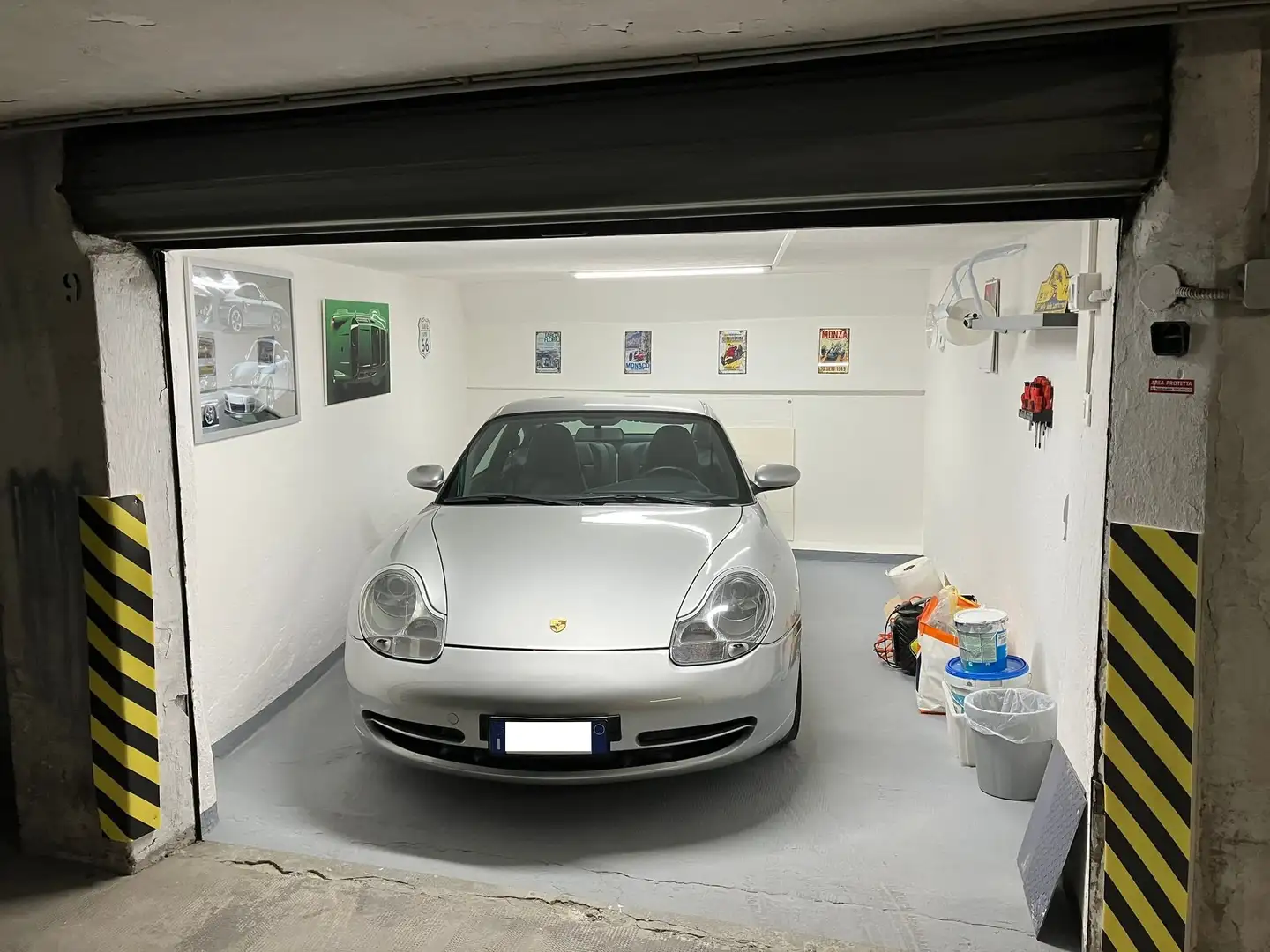 Porsche 996 911 Coupe 3.4 Carrera 4 Argento - 1