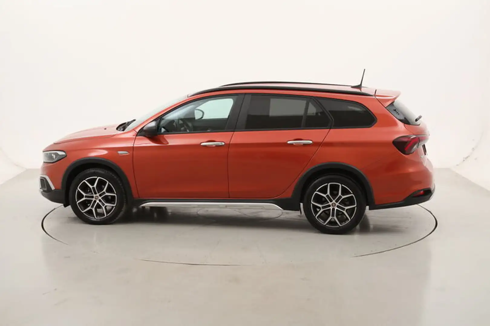 Fiat Tipo SW Cross 1.6 Diesel 131CV Arancione - 2