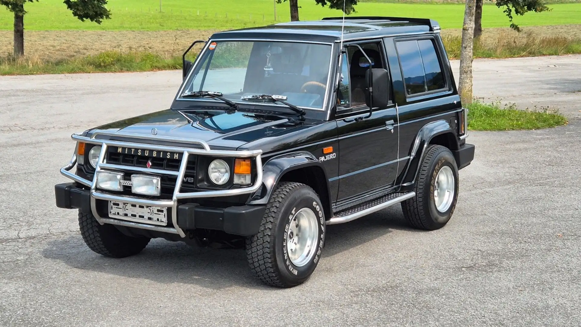Mitsubishi Pajero I 3.0V6 "H" Kennzeichen Schwarz - 2