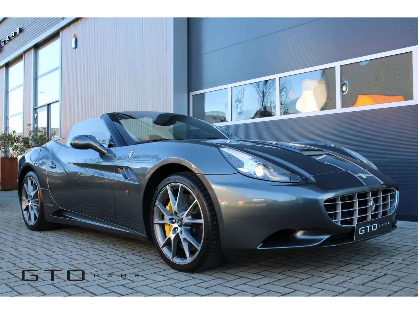 Ferrari California 4.3 V8 | Carbon | Dealer Onderhouden | Gris - 2
