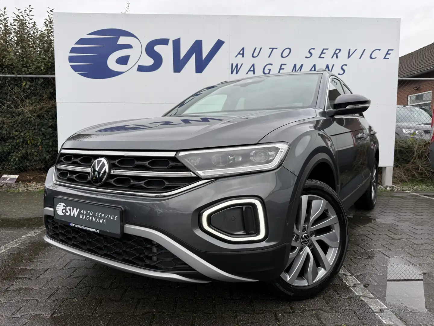 Volkswagen T-Roc 1.5 TSI Move | CarPlay | Camera | IQ Light | DAB+ Grey - 2