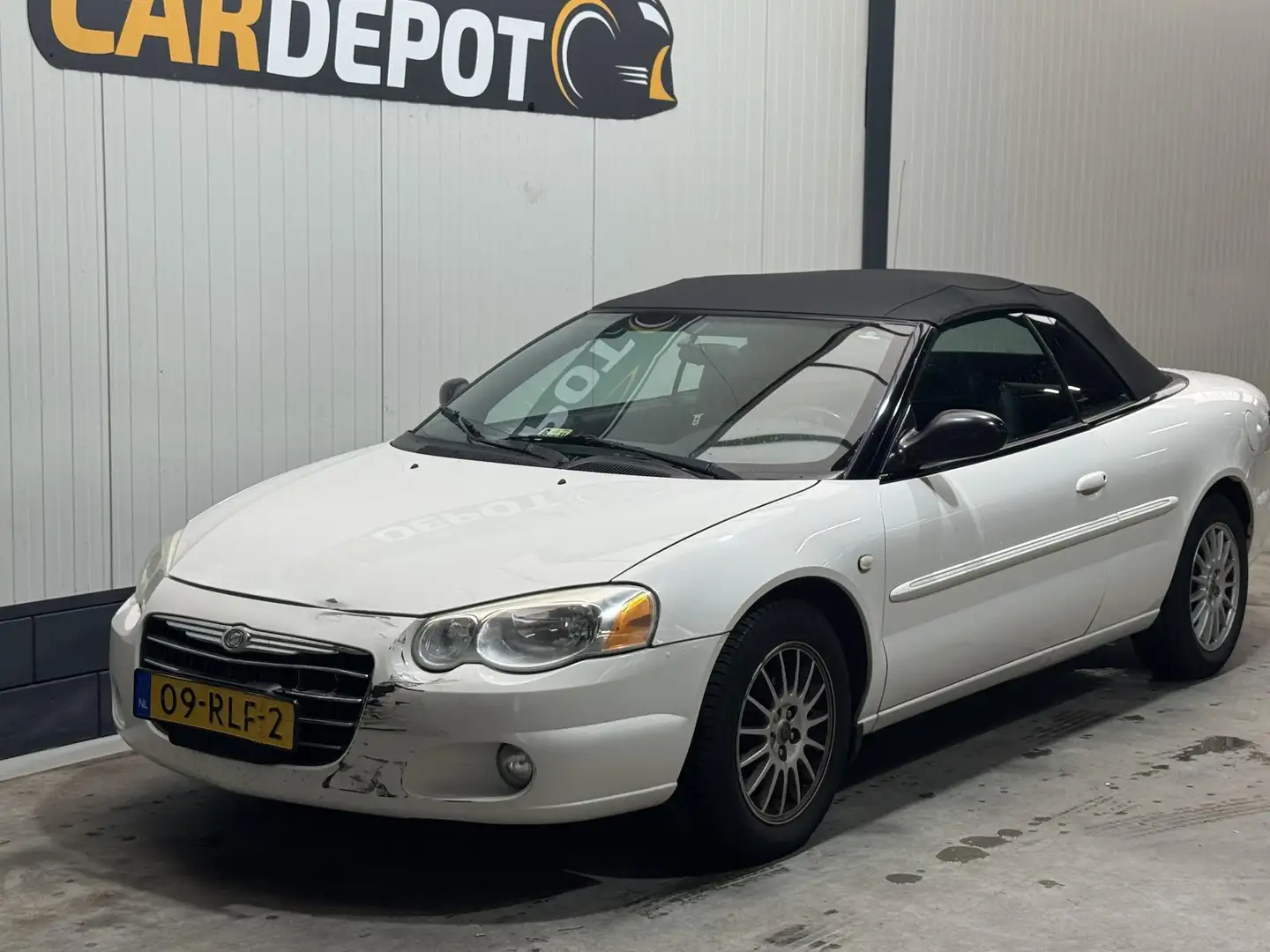 Chrysler Sebring 2.7i V6 Touring Convertible Wit - 1