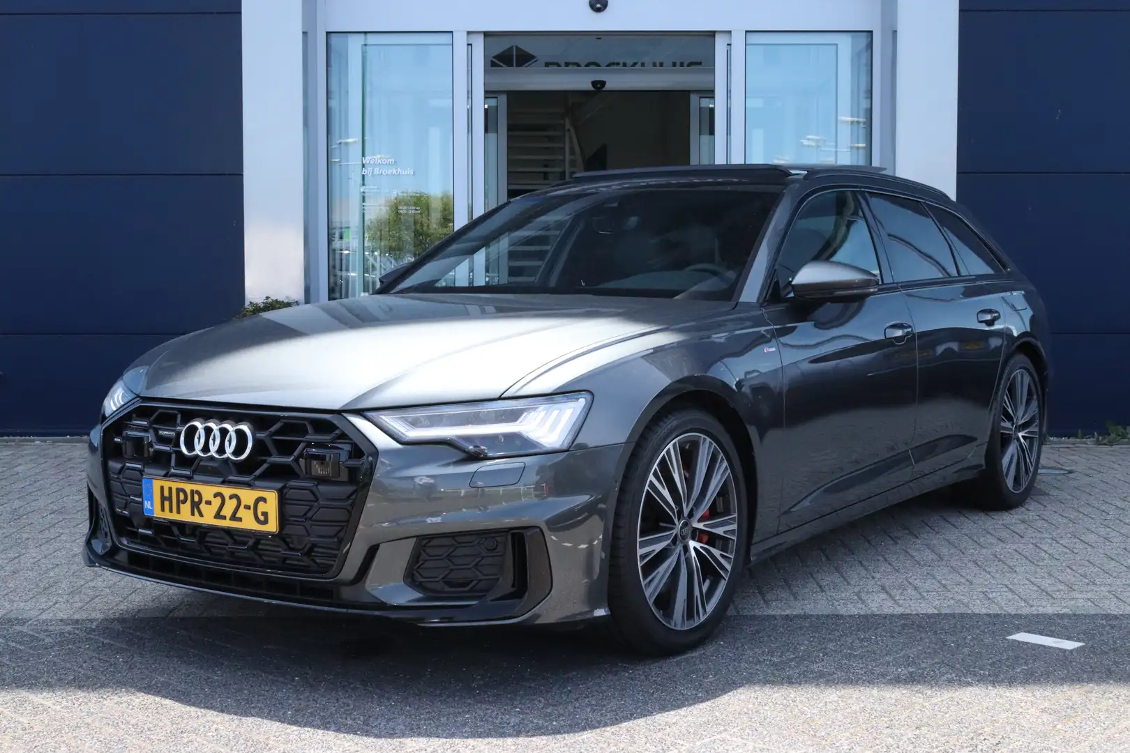 Audi A6 Avant 55 TFSI e quattro Pro Line S Competition Pan Grau - 1