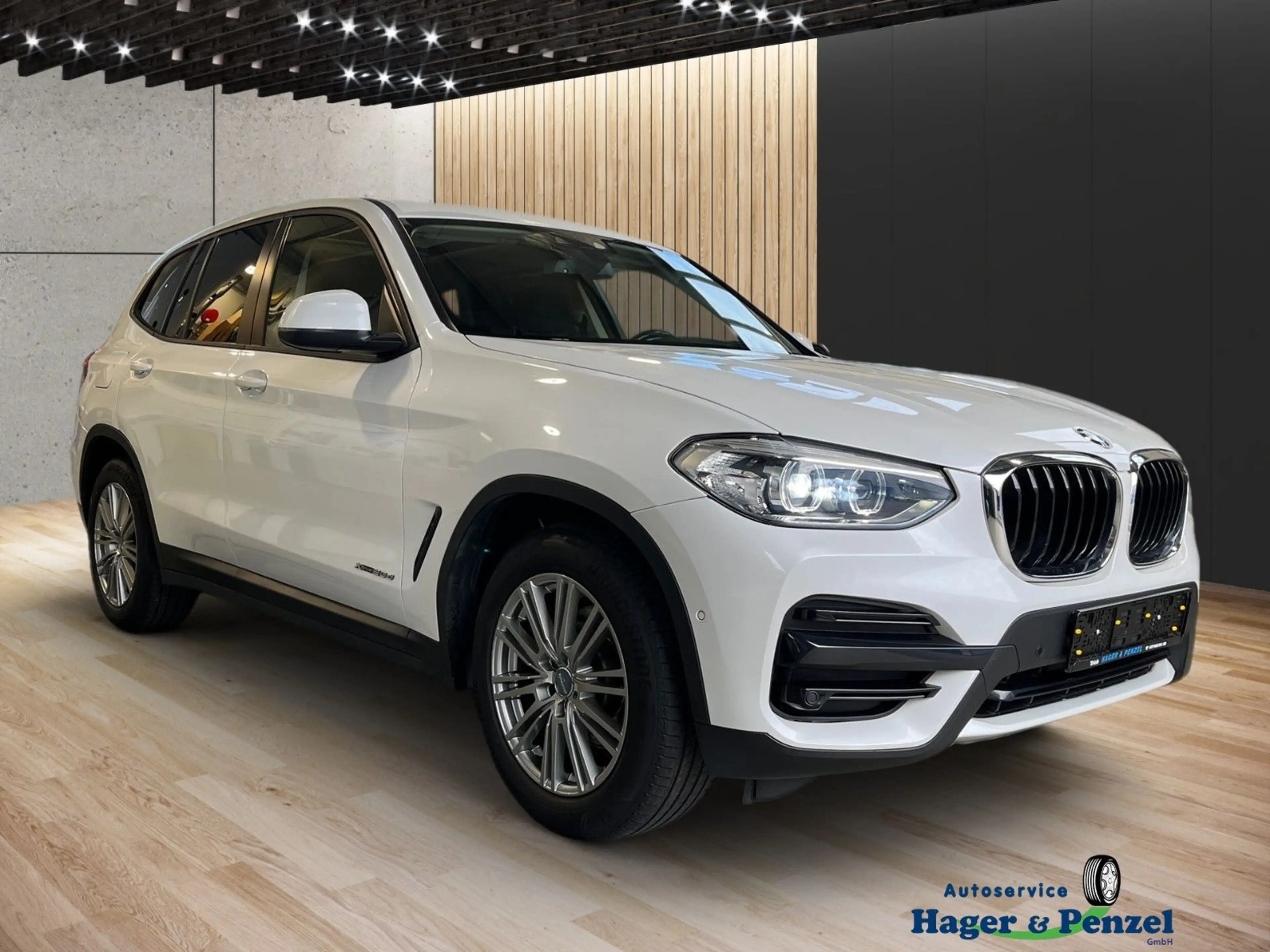 BMW X3 xDrive 20 d Advantage Navi HeadUp LED — photo 2