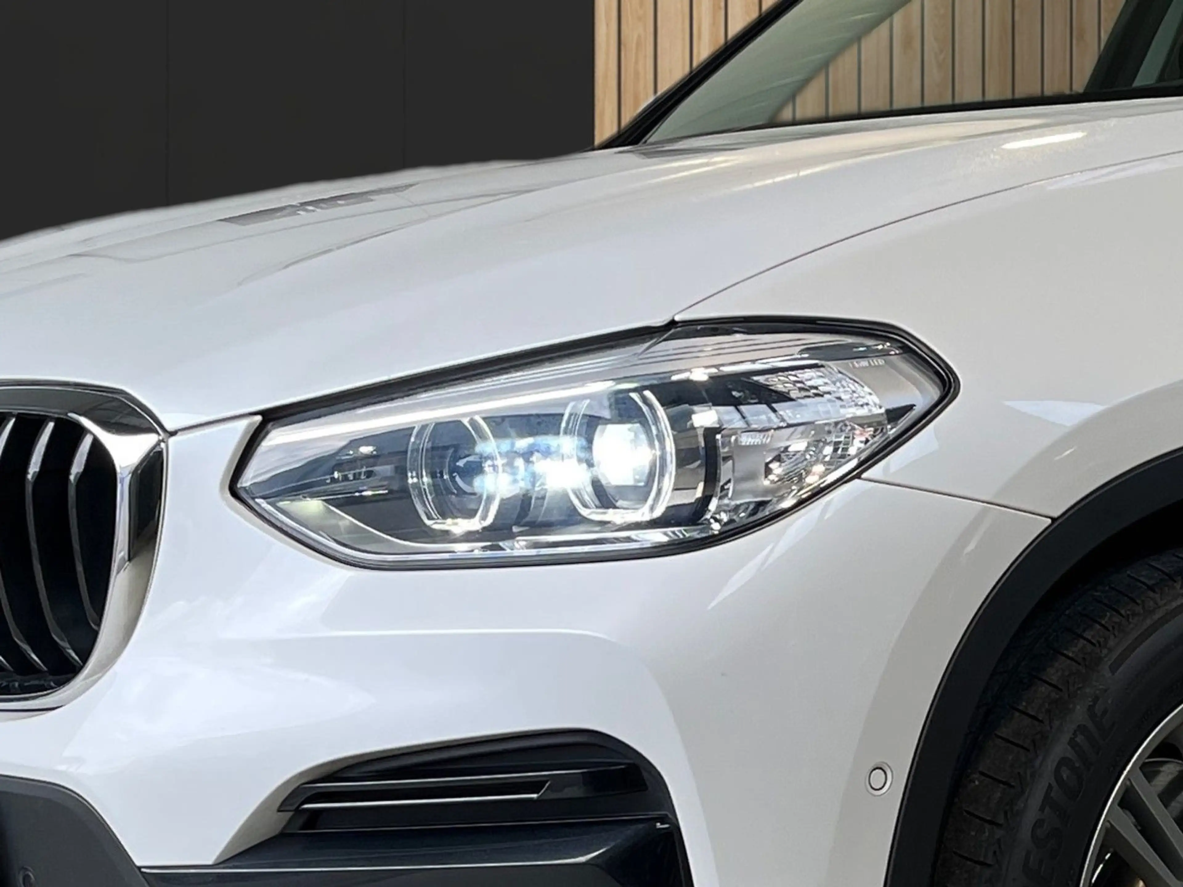 BMW X3 xDrive 20 d Advantage Navi HeadUp LED — photo 5