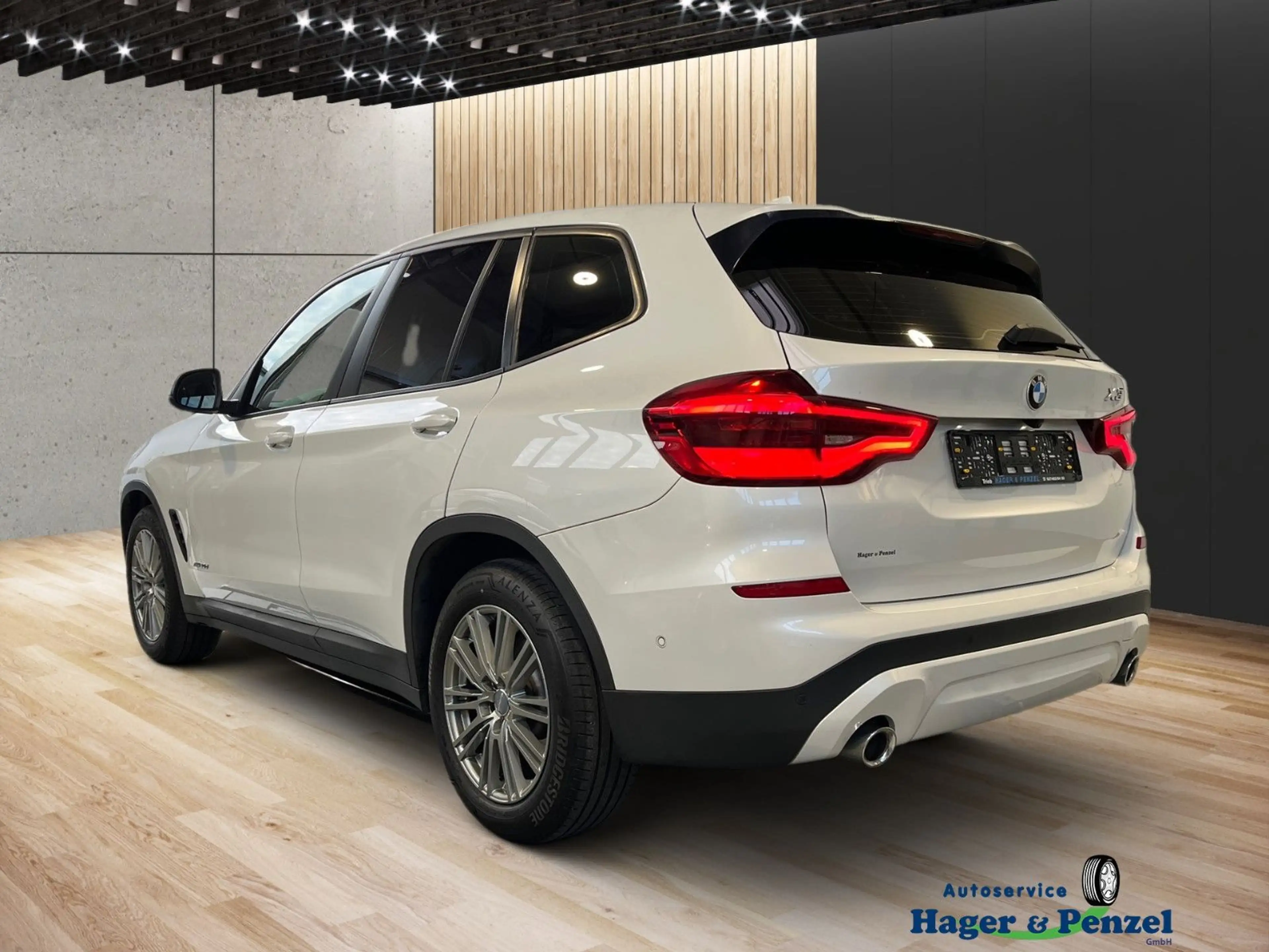 BMW X3 xDrive 20 d Advantage Navi HeadUp LED — photo 4