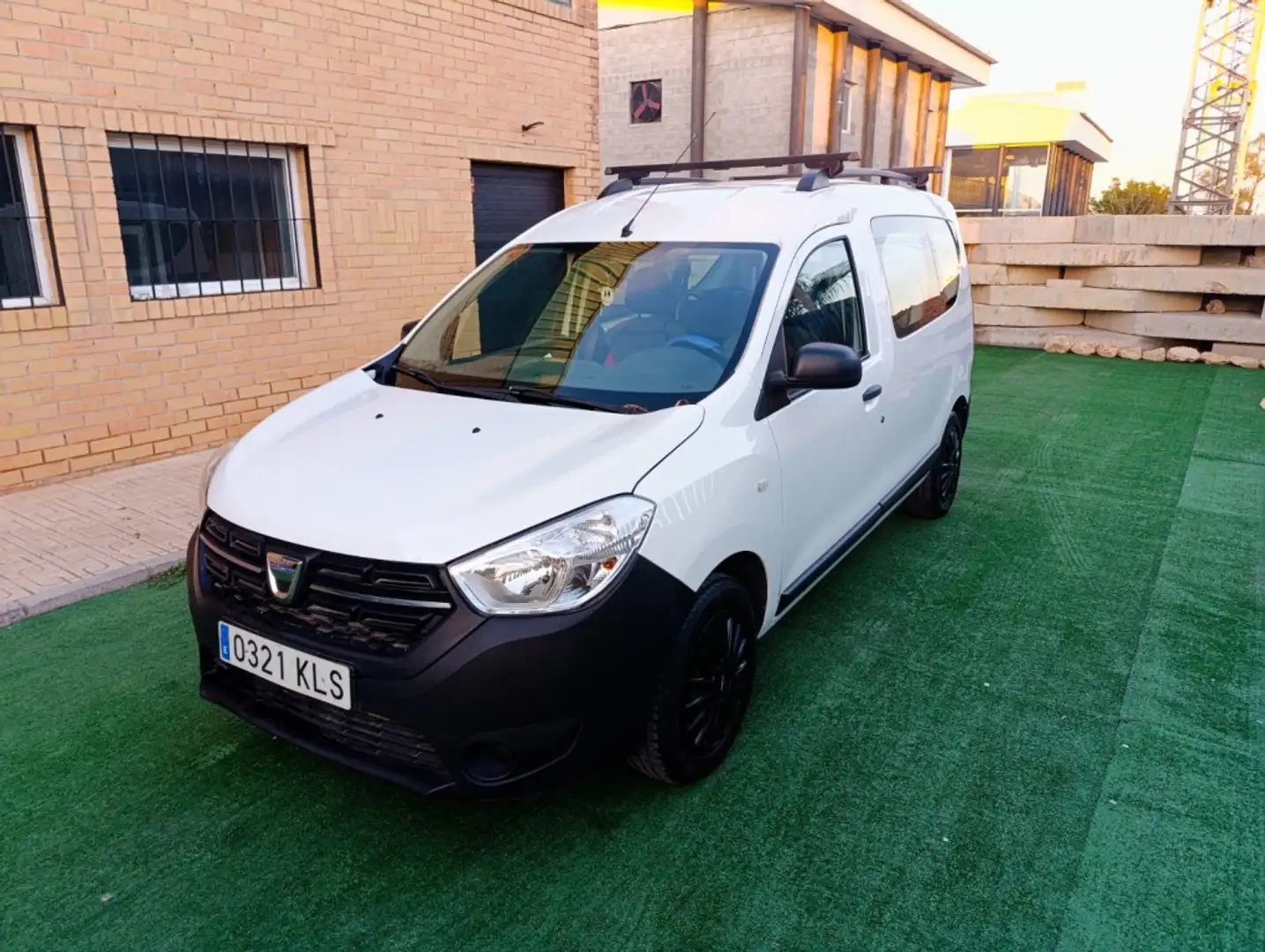 Dacia Dokker Monovolumen Manual de 4 Puertas Blanco - 1