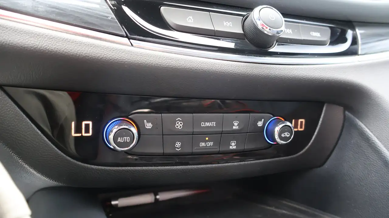Buick Enclave снимка Buick Enclave